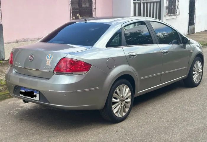 Fiat Linea Essence 1.8 Flex 16V 4P 2014