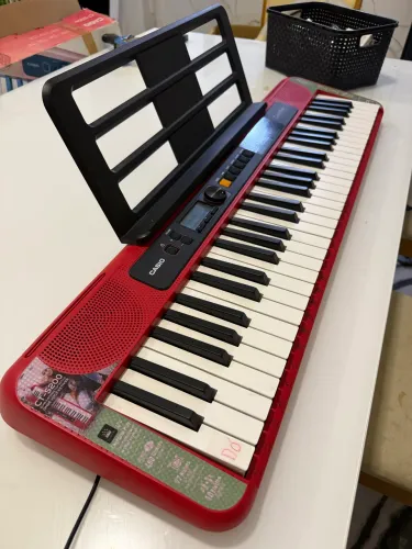 Teclado Cássio Ct S200 Casiotone Vermelho