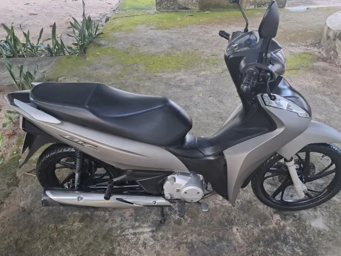 Biz ex 125 ano 2023.