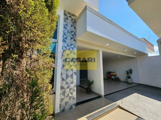 Casa Terrea 3 dorm. quintal amplo - Portal Ville Jardins