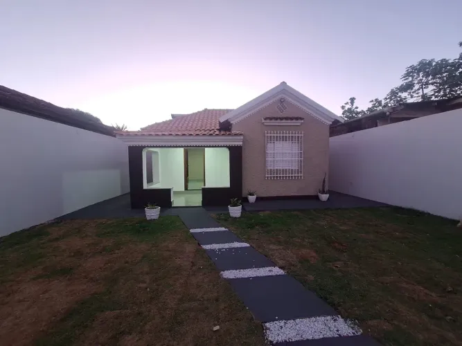 Casa R$480,000,00 reformada e bem localizada