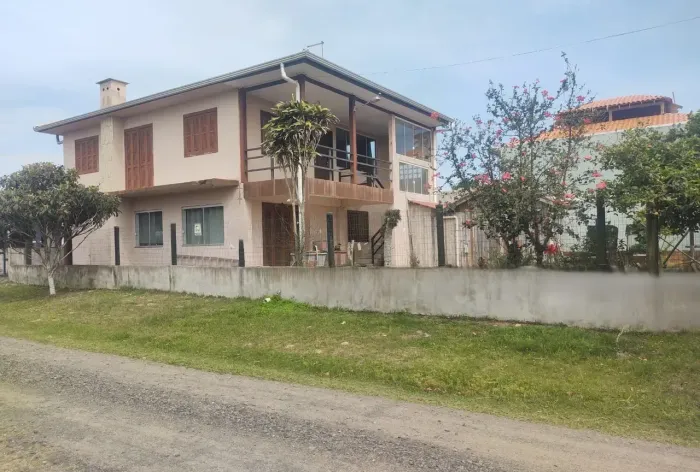 Imóvel para venda tem 240 metros quadrados com 5 quartos em Ancora - Arroio do Sal - RS
