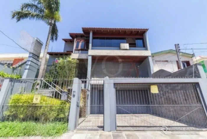 Casa 5 dormitórios para alugar, Vila Jardim, Porto Alegre