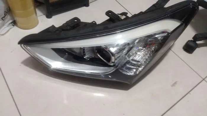 Farol Hyundai Santa Fé 2016