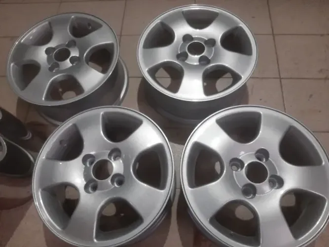 Roda aro 14 retro Binno 910 Prata 4x100 Volkswagen parati retro