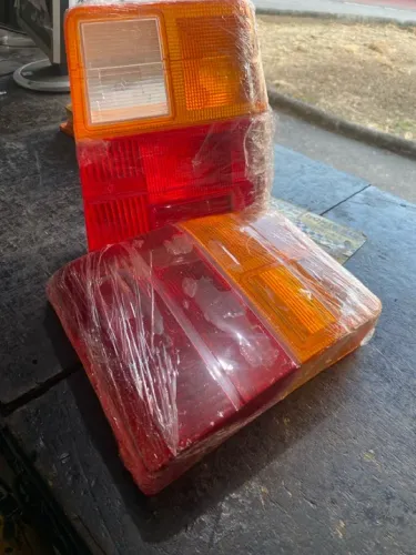 Par lente original  Fiat Uno ( avista)