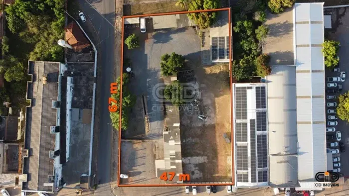 Terreno com mais de 3.000 m² na Av. Fernando Correa, próx. ao Viaduto do Parque Cuiabá