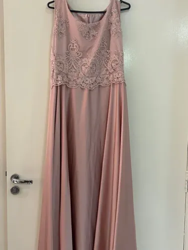 Vestido Longo Rosa com Renda