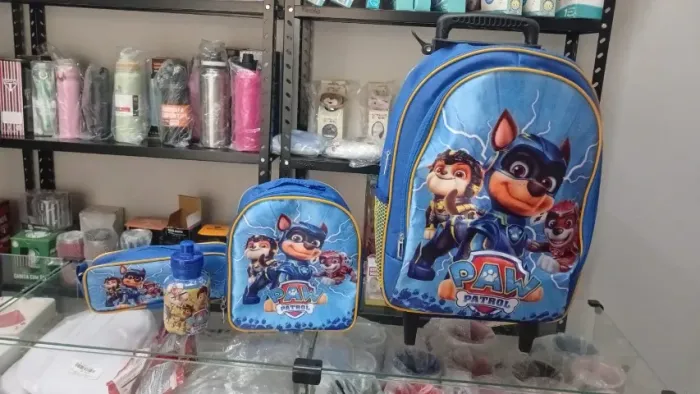 Promoção Kit Mochila de Rodinha + Estojo + Lancheira Térmica + Squeeze Patrulha Canina