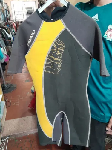 Roupa de surf infantil (John)