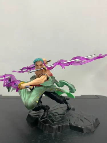 Action Figure Zoro C/ 3 Espadas