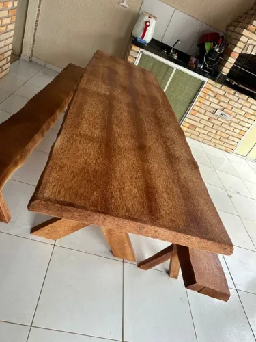 Mesa em madeira 
