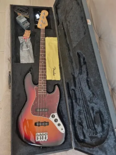 Baixo Fender Americano Standard Jazz Bass