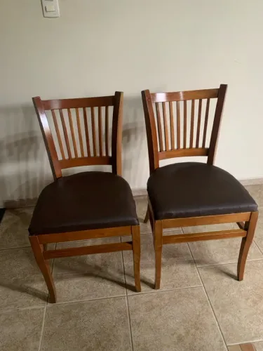 2 cadeiras pra sala de jantar usadas