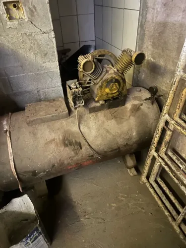 Compressor schulz sem motor 200 litros grande 