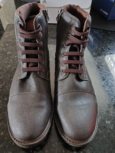 Botas de Couro Marrom 42