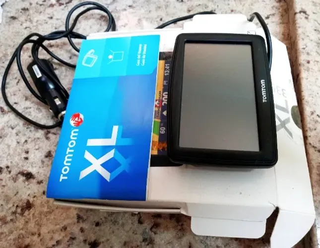 Navegador GPS TomTom XL 335 Tela LCD Touch Screen  4,3" /Orientação Por Voz- Seminovo