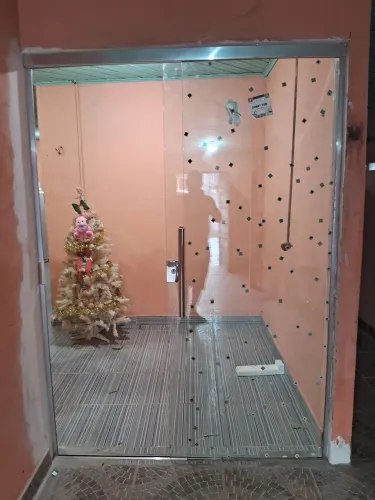 SERVIÇOS DE VIDRAÇARIA