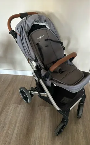 Carrinho importado de Bebê Primo Passi