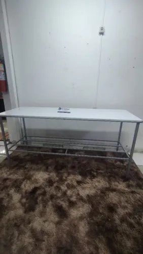 Mesa para Cozinha Industrial - Tampo Inox