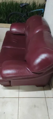 Sofá 2 lugares 100% couro peça raríssima.
