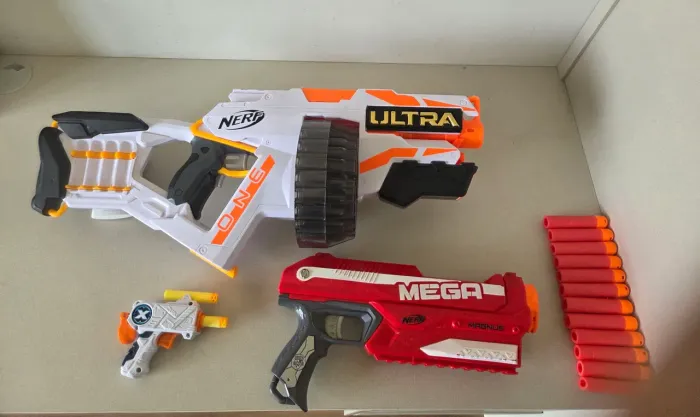Nerf Ultra One + Mega Maguns + brinde