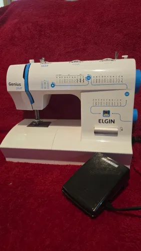 Maquina de costura Elgin Genius Plus