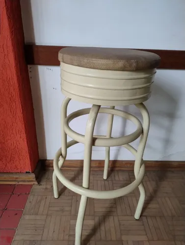 Vendo 9  baquetas de ferro, bem reforçadas novas 