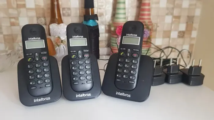 Telefone com 3 ramais Sem Fio Intelbras TS 3113 com Identificador de Chamadas e Agenda. 