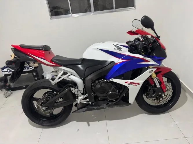 Motos Honda Cbr 600 Rr, Africa Escala 1/18 Coleccion | Cuotas sin interés