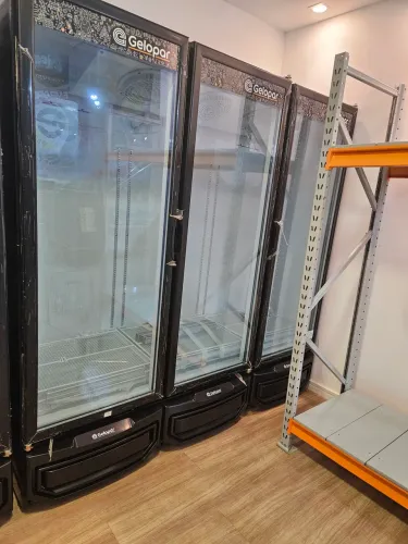 refrigerador 3 portas multiuso 2 a -6 graus Gelopar - a pronta entrega