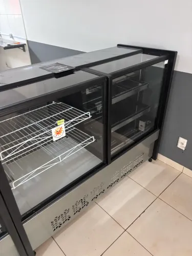 Balcão conjugado quente e frio novo.