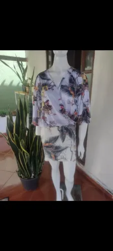 Vestido lança perfume novo lindo 