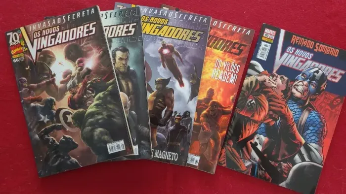 Lote com 5 edições Novos Vingadores 66 a 69 e 80 (Editora Panini - 2009/2010)