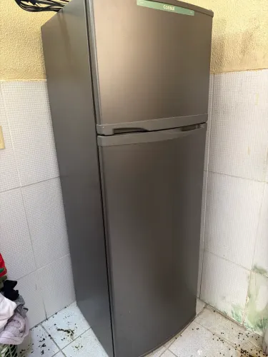 Geladeira ler anuncio