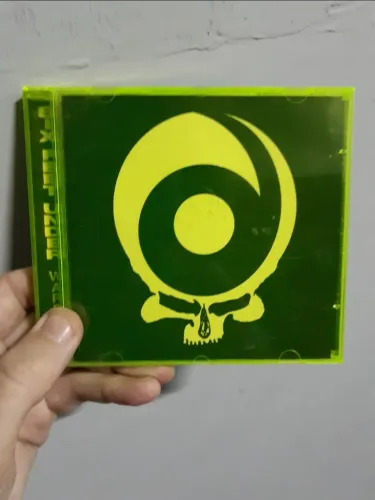 Cd importado "Six Feet Under" album Warpath. FAVOR LER A DESCRIÇÃO!