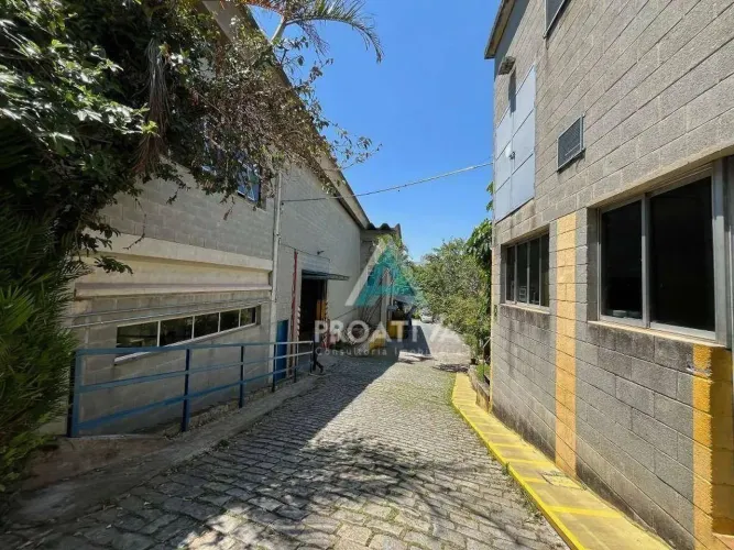 Galpão à venda, 2100 m² por R$ 10.000.000,02 - Vila Camilópolis - Santo André/SP