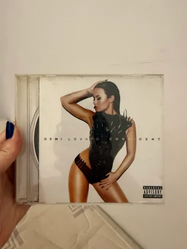 CD DEMI LOVATO | CONFIDENT