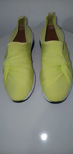 Tênis Arezzo( modelo: ZZ Fun lycra) Tam.37. Usado.