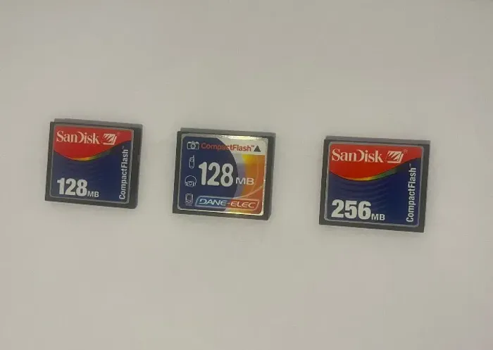 Cartoes de Memoria Antigos 128/256mb - Sandisk