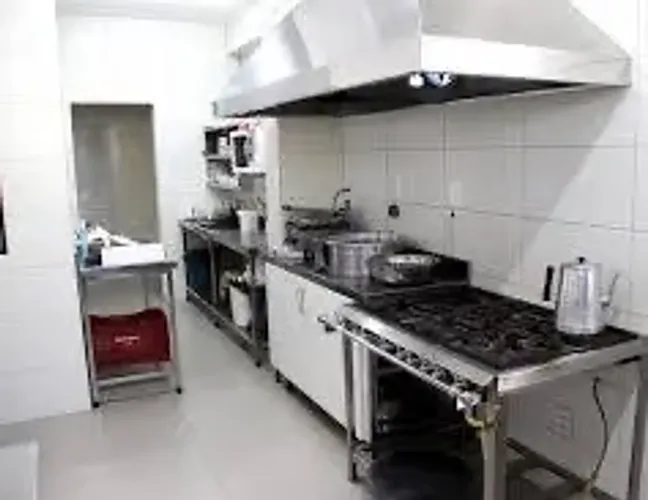 Precisa se de mulher para Cozinha de Pastelaria 