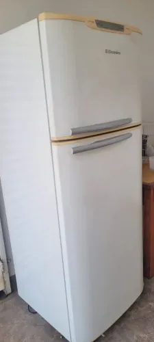 Geladeira Electrolux DF44 500 litros digital, funcionando perfeitamente, bem conservada 