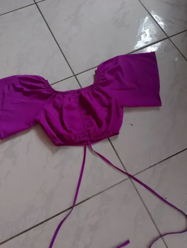 Roupas femininas semi-novas