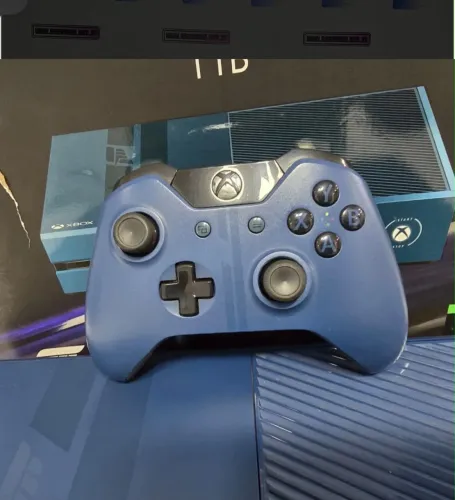 XBOX ONE 1TB, vai com mais de 300 jogo