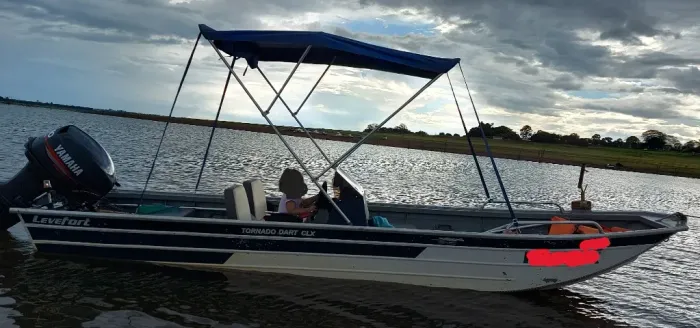 Lancha Levefort 5m + Yamaha 40hp 2T (150h) + Power Trim + carreta Sernauto
