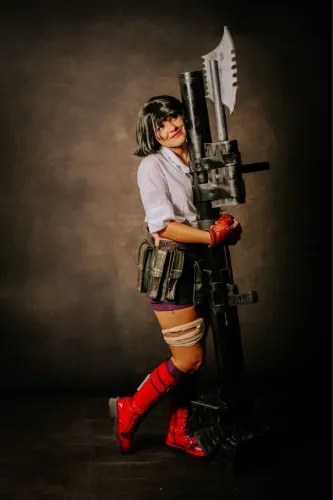 Bazuca Karina ahn de Devil May Cry 3