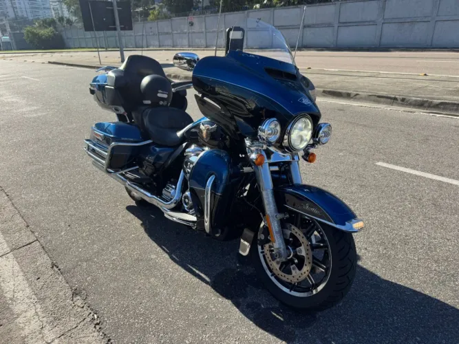 Harley Davidson 2018 Ultra Limited com 30.000kms novíssima!!!