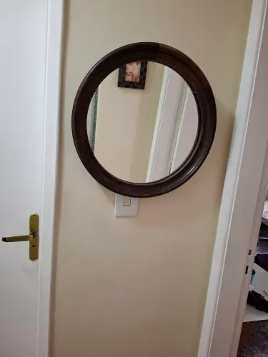 Vendo espelho de moldura em moguino com 50 de diâmetro