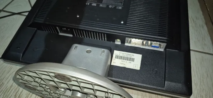 Vendo monitor AOC 6OHZ
