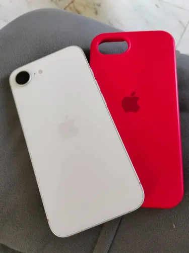 iPhone 16e ,novo ,banco ,está na garantia até o mês 11 Tem 128 gb